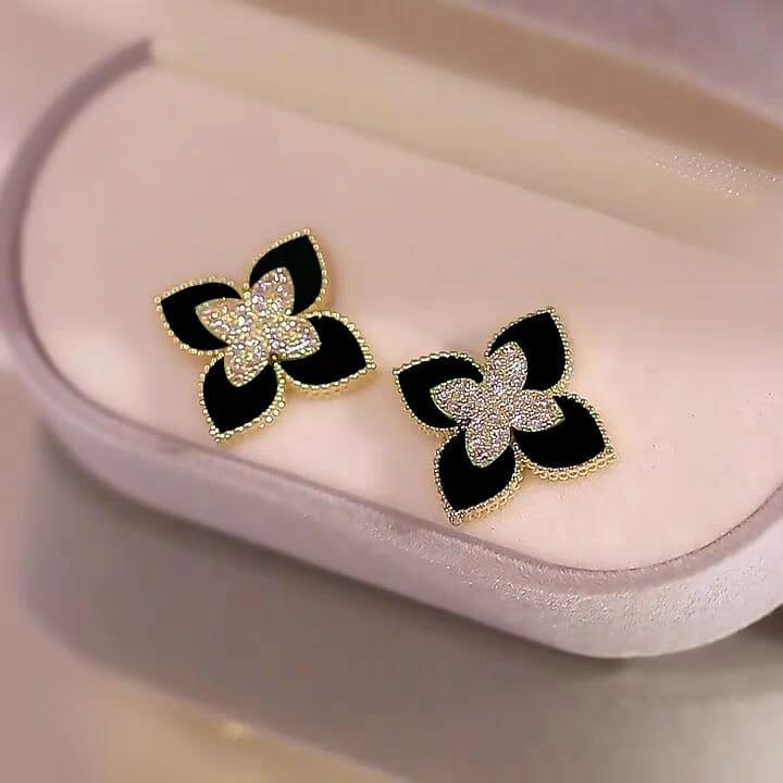 Sparkling Four-leaf Studs With Cubic Zirconia (PJT-991)